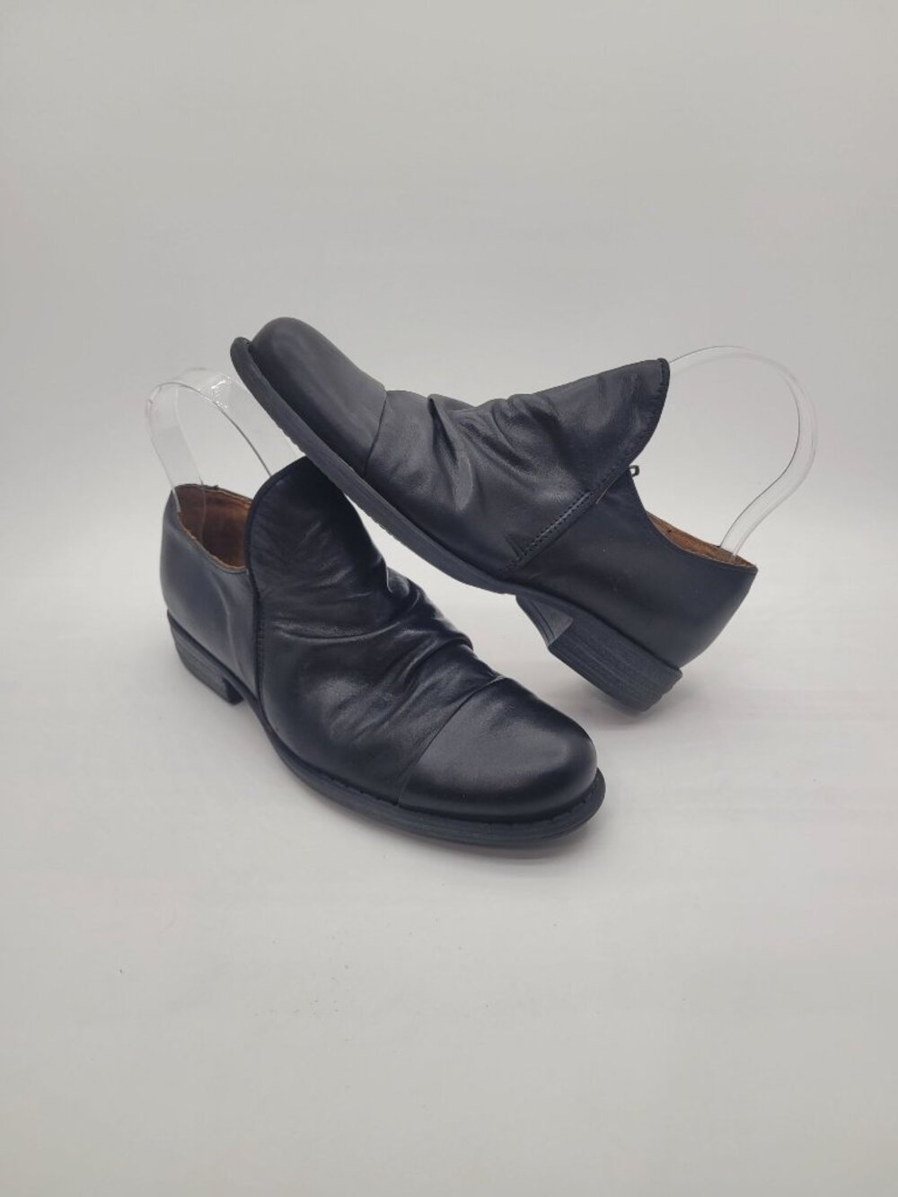Miz Mooz Lilith Black Leather Zip Scrunch Ruched Loafers Size 6.5